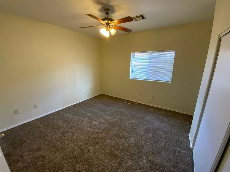 4730 E Craig Rd #16 — Photo 10