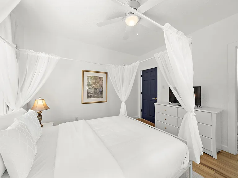 3901 Dallas St #D — Photo 14