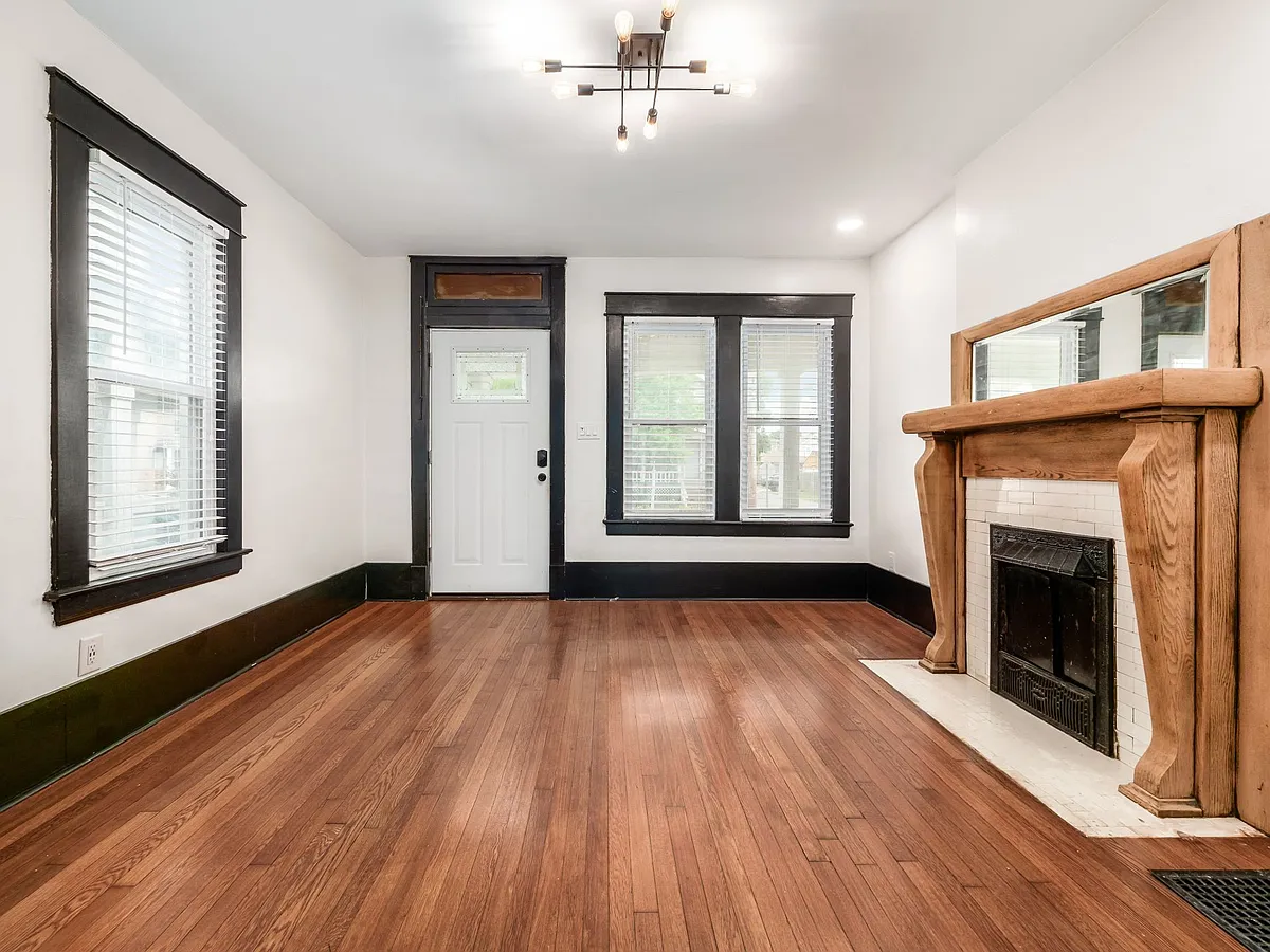 Building Photo - 662 E Whittier St #662