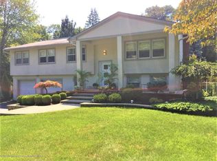 3 Nottingham Rd, Manalapan, NJ 07726