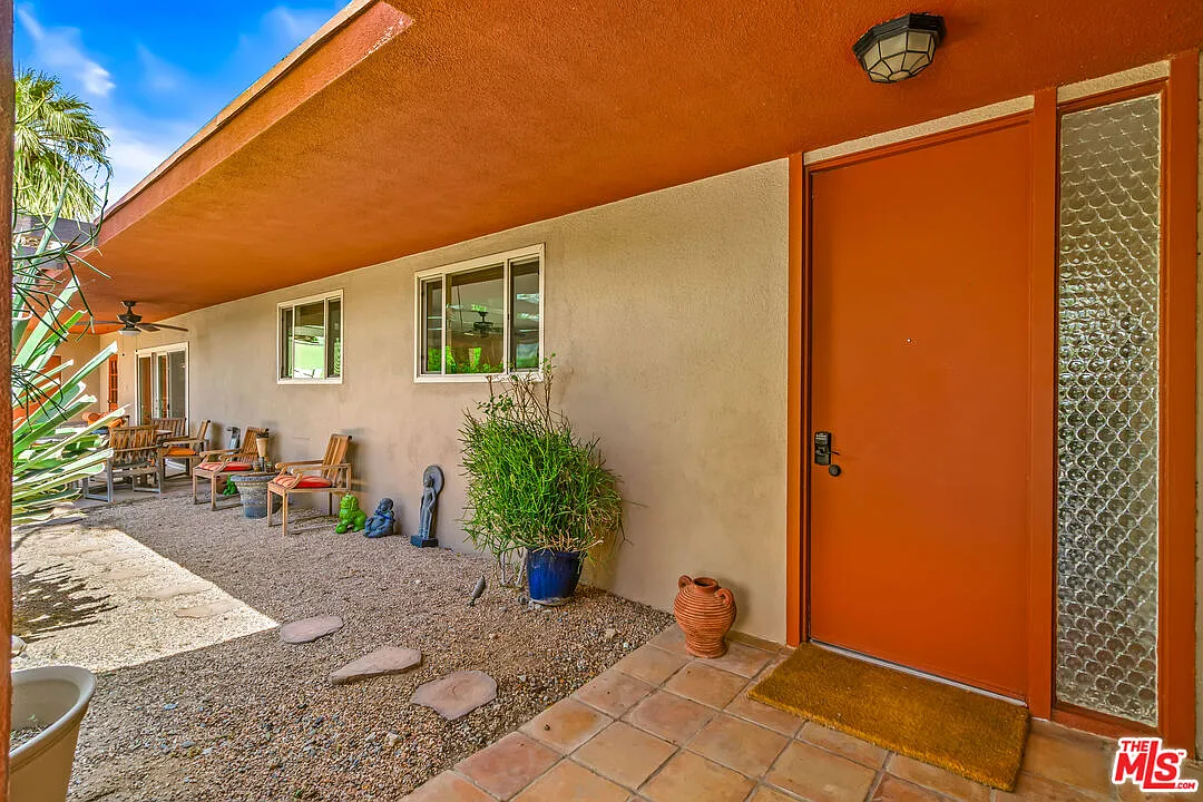 5 bed, 5.0 bath, 2880 sqft, $10,000 — Photo 4