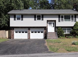 4 Tokay Ln, Schenectady, NY 12309