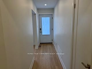 3rd image of 130 Simcoe Rd