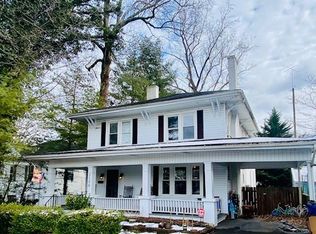 1106 N Main St, Mount Airy, NC 27030