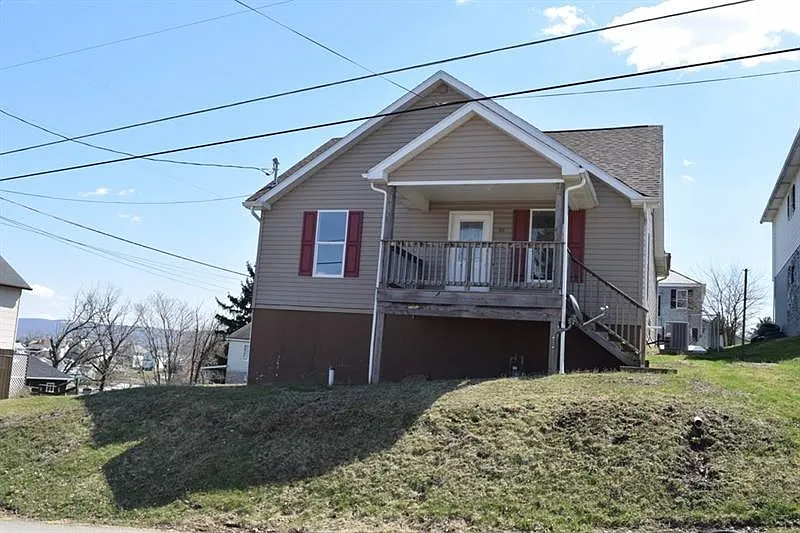 91 Elma Ave photo 1