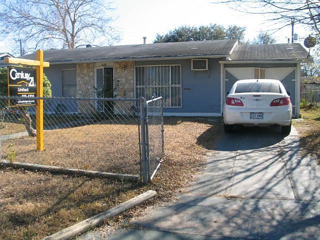 1st image of 4106 Wild Oak Dr