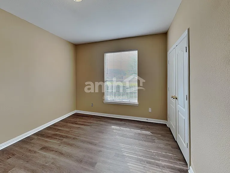 901 Muirfield Rd — Photo 22