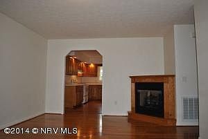 4th image of 15 Montague St