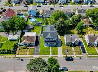 13 Albany St, Edison, NJ 08837