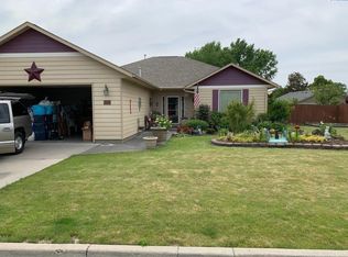 2022 Gemstone Dr, Walla Walla, WA 99362