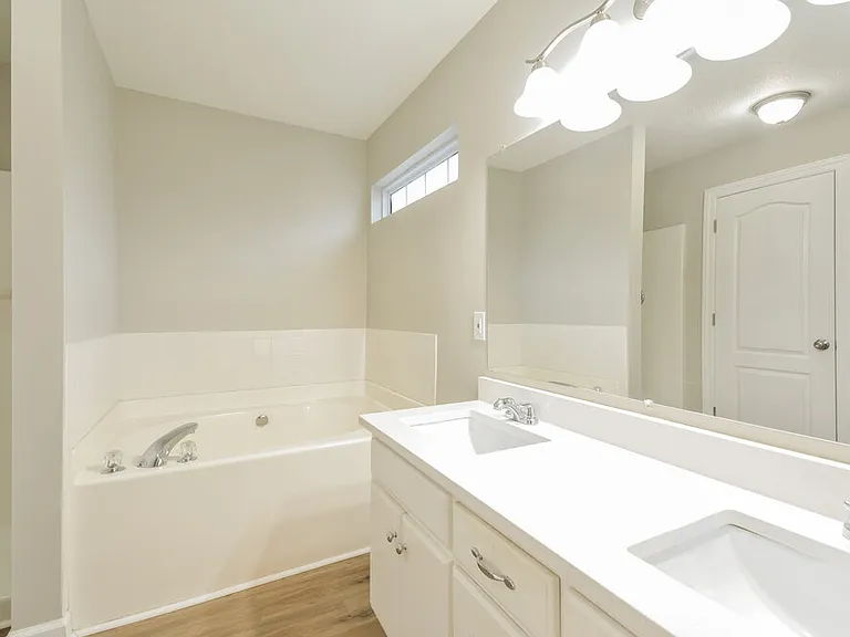 3338 Meadowhill Dr — Photo 10