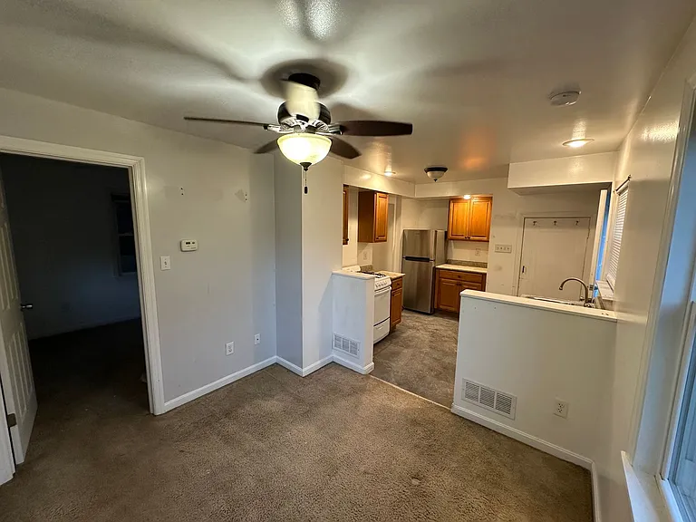 3013 Glendale Ave — Photo 9