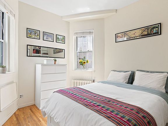 3rd image of 162 E 91st St APT 4B