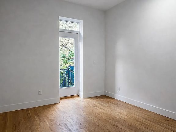4th image of 30 Claver Pl Unit 1H