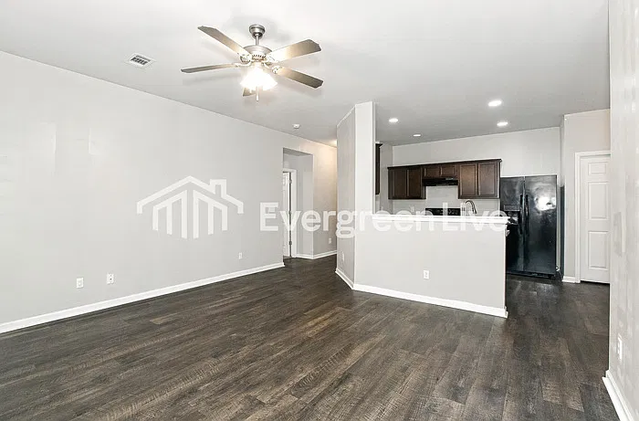 3 bed, 2.0 bath, 1355 sqft, $1,445 — Photo 3