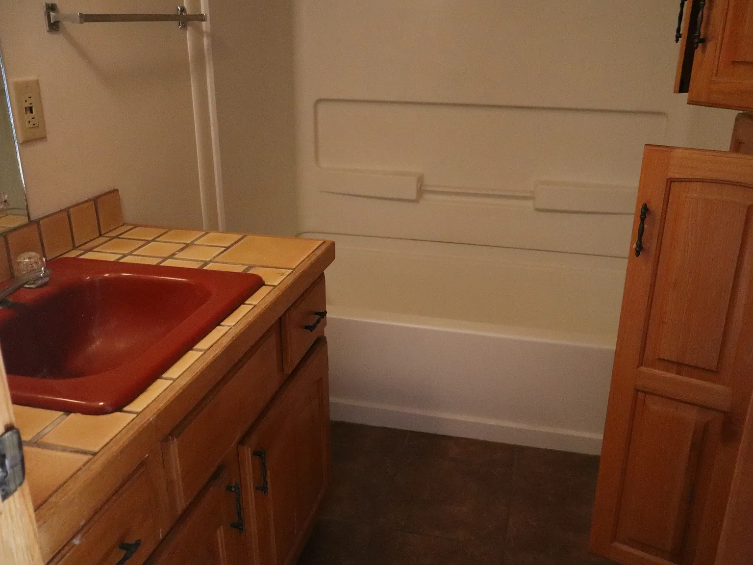 Center Ave 124 S - 2 — Photo 2