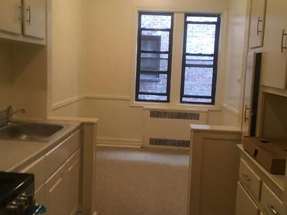 2nd image of 4325 43rd St APT 4A