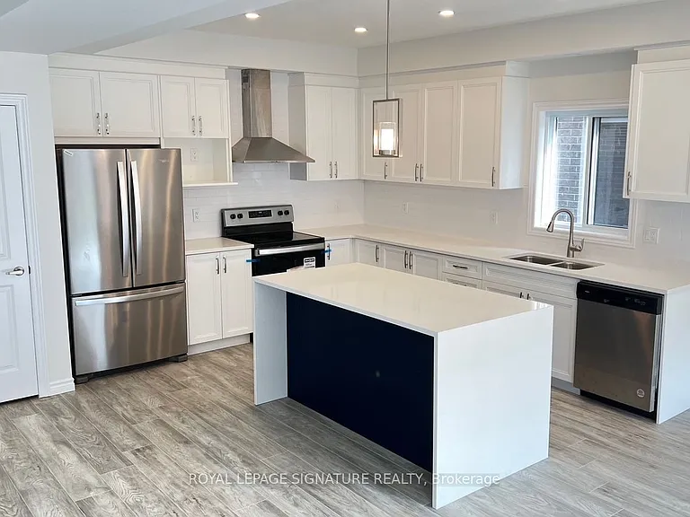 3128 Turner Cres — Photo 1