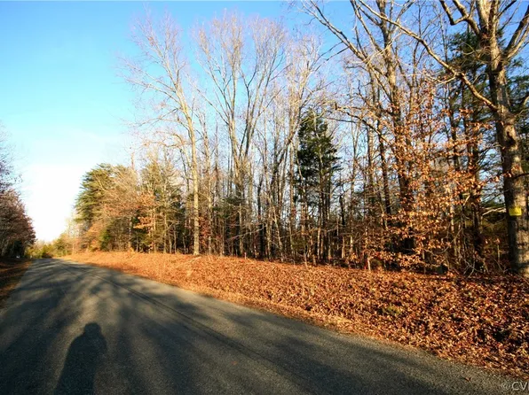 3 Agee Ln, Cumberland, VA 23040