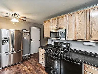 2nd image of 603 6th Street Pl SE