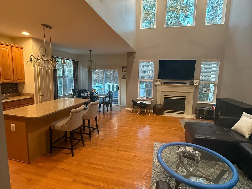 46 Crows Nest Ct