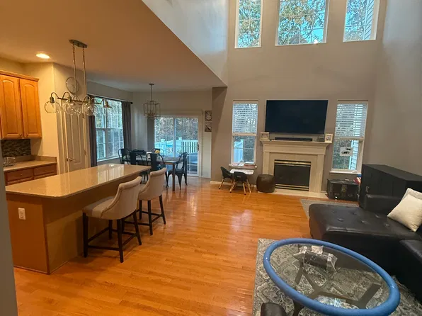 46 Crows Nest Ct, Mount Laurel, NJ 08054