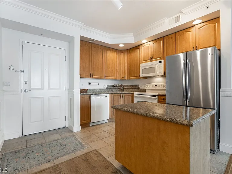 2825 Palm Beach Blvd #618 — Photo 4