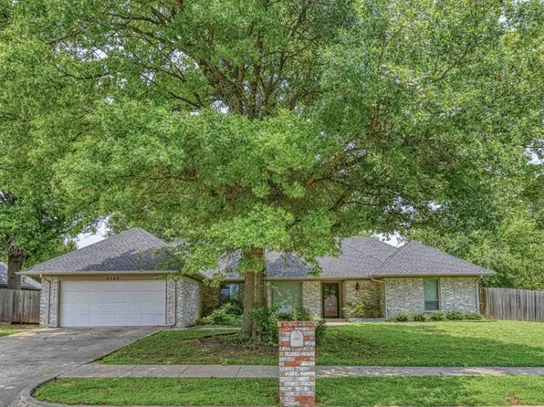 2709 Barry Switzer Ave, Norman, OK 73072