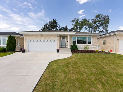 8330 W Balmoral Ave, Chicago, IL, 60656