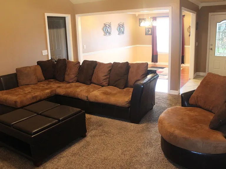 4702 SW Golden Eagle Ave — Photo 14