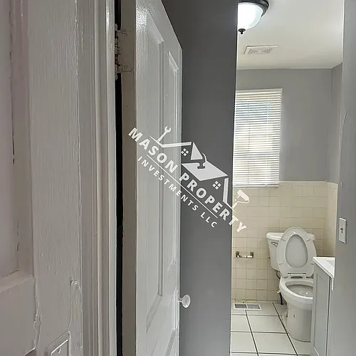1604 Woodlawn Ave #B Photo 1