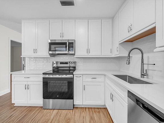 4th image of 1714 Palmland Drive #1714