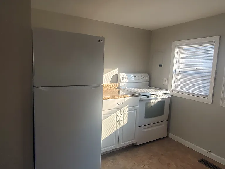 5776 Lakeview St — Photo 8