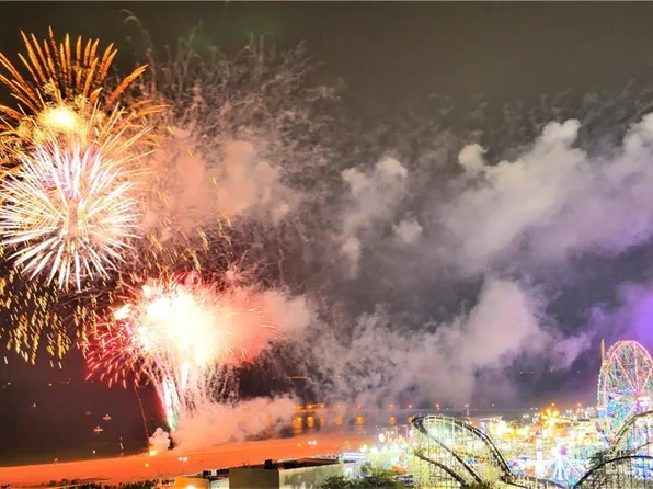 601 Surf Avenue image 9 of 14