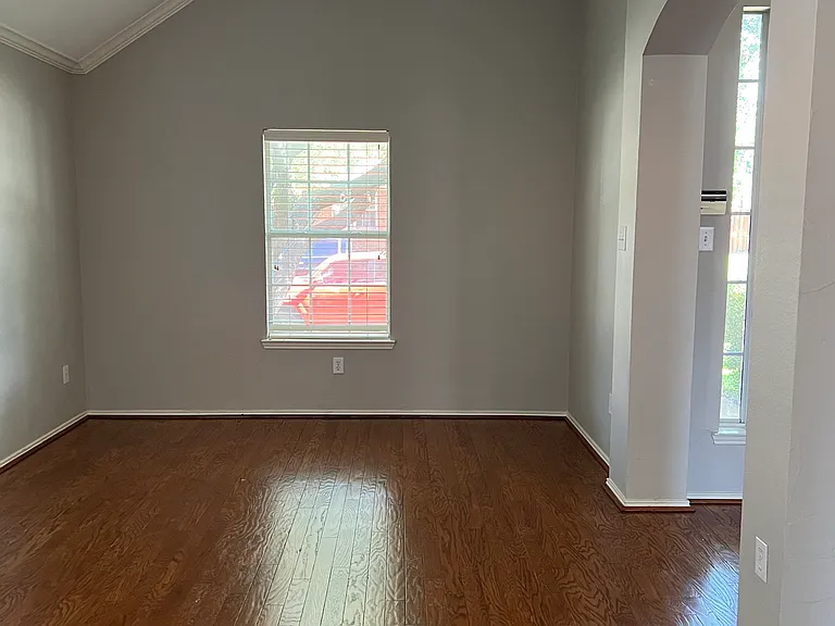 5820 Chatham Ln — Photo 9