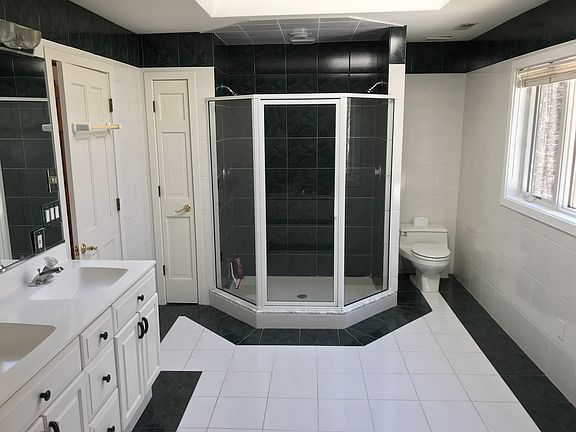 Master Bath. Double Shower.