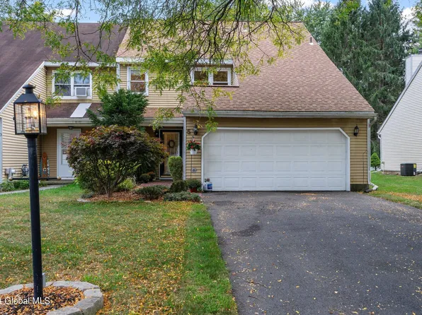 5 Mohawk Trail, Clifton Park, NY 12065