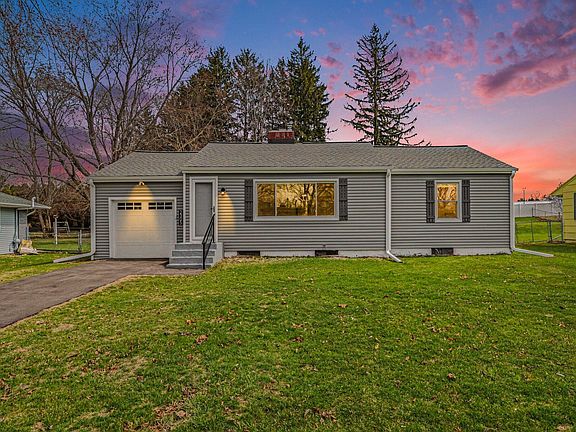 2nd image of 2305 Maple Dr