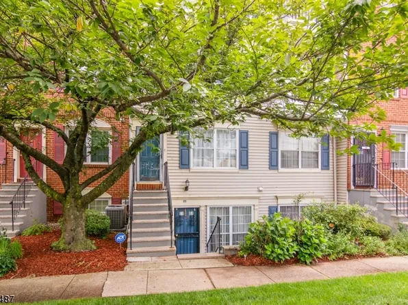 22 Colgate Dr, Newark City, NJ 07103