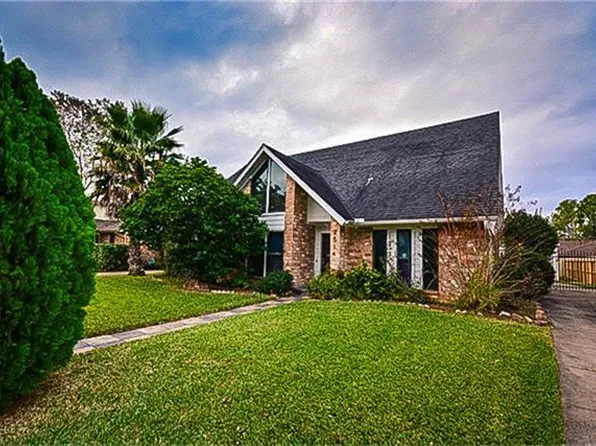 2814 Field Line Dr, Sugar Land, TX 77479