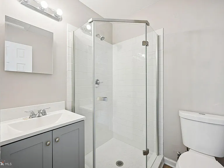 1640 L St NE — Photo 10