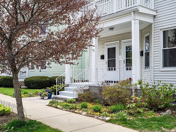 5th image of 16 Sanford St #16
