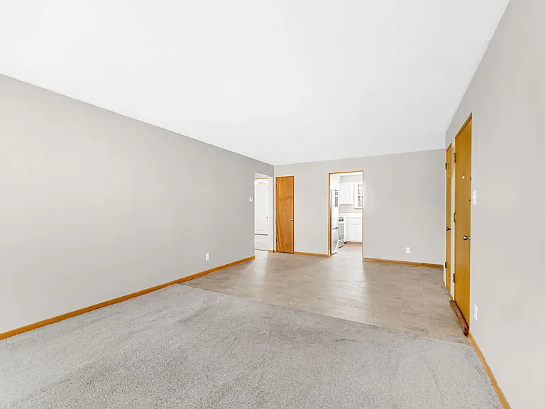 1317 Calumet Ave — Photo 7