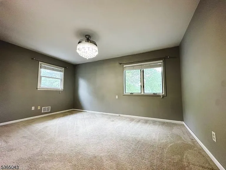 21 Meadowview Rd — Photo 19