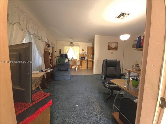 5th image of 1033 N 19th Ave