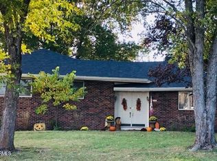 950 Choctaw Ridge Dr, Holts Summit, MO 65043