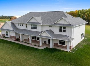 27203 Cedar Ridge Ct, Harrisburg, SD 57032