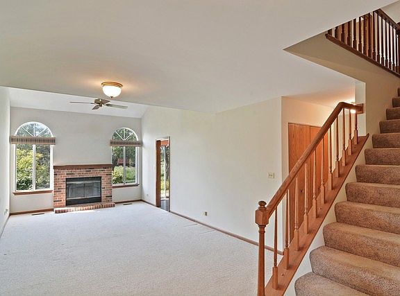 2nd image of 564 Canterbury Dr