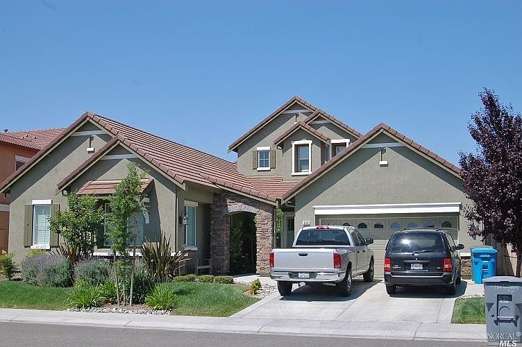 1st image of 639 Canterbury Cir