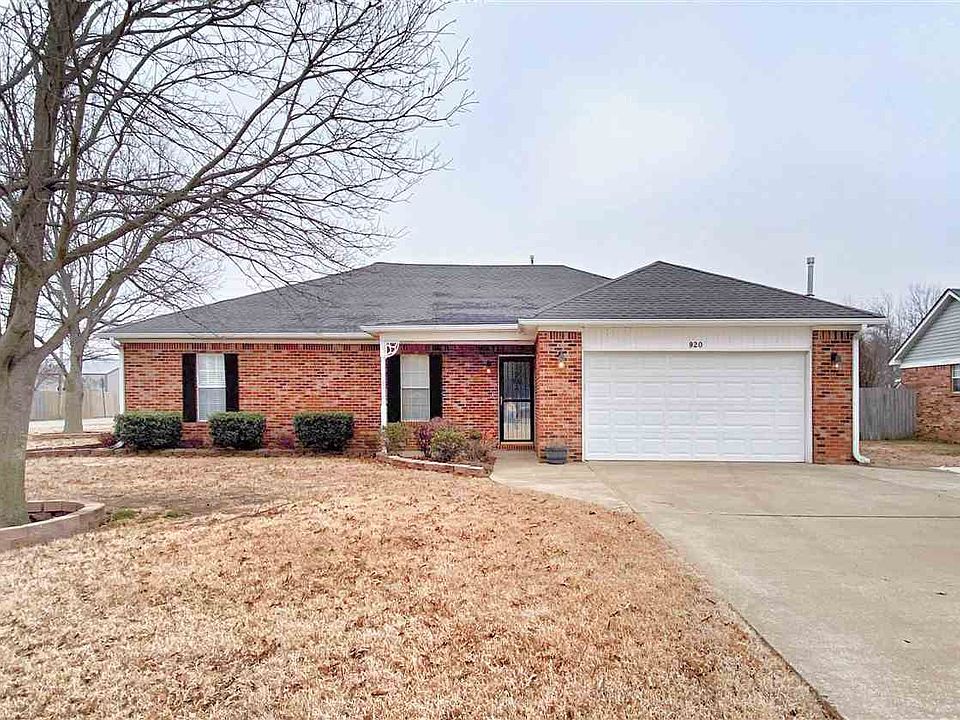 1st image of 920 Country Side Dr